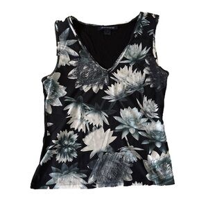 ⭐️ French Connection floral sleeveless top- size L